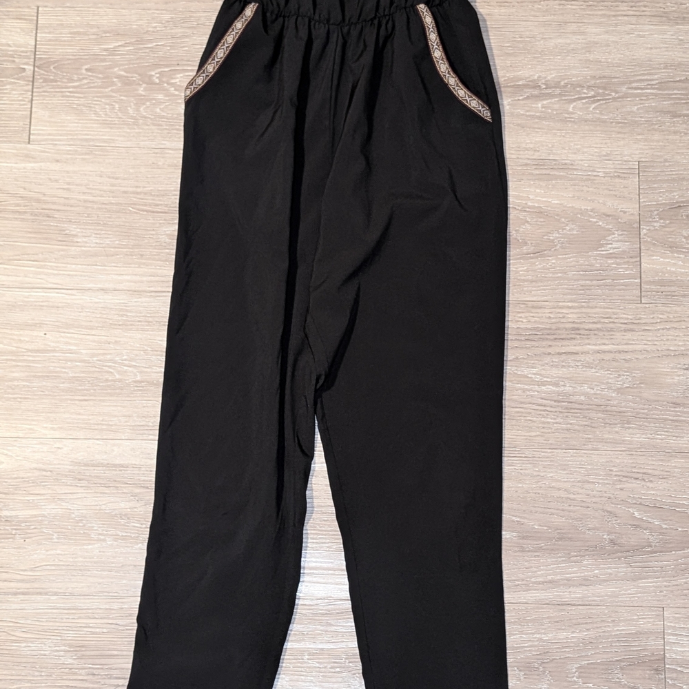 Black Pants with Patterned Pockets